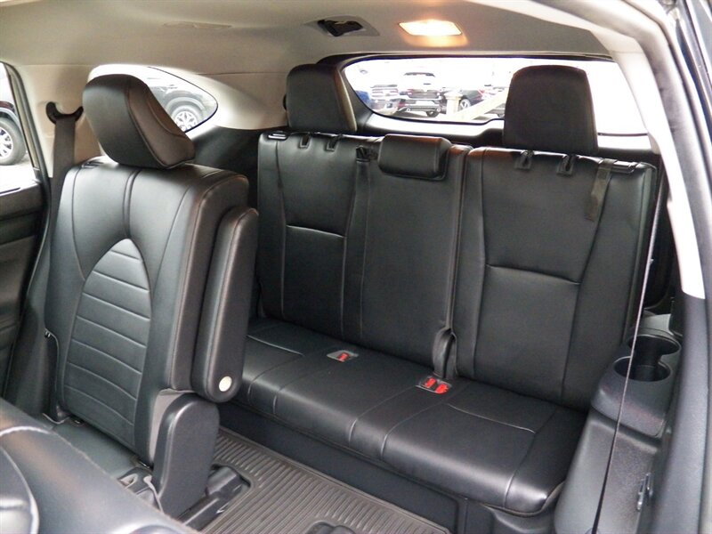 2020 Toyota Highlander XLE AWD - Photo 11 - Mishawaka, IN 46545