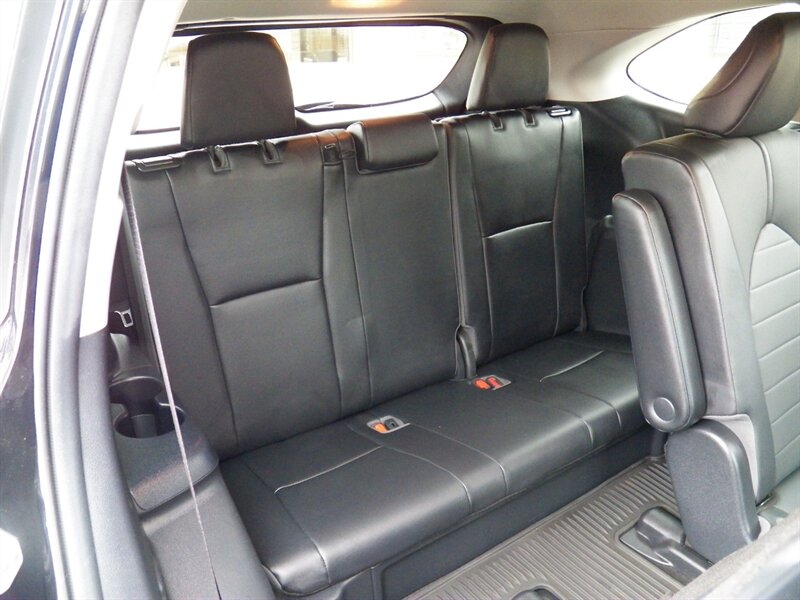 2020 Toyota Highlander XLE AWD - Photo 14 - Mishawaka, IN 46545