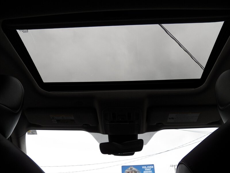 2020 Toyota Highlander XLE AWD - Photo 7 - Mishawaka, IN 46545