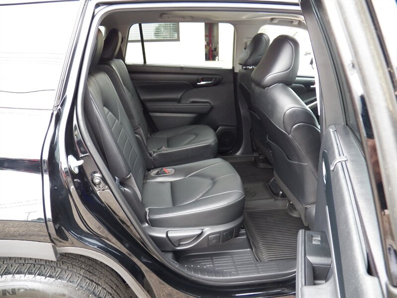2020 Toyota Highlander XLE AWD - Photo 15 - Mishawaka, IN 46545