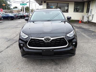 2020 Toyota Highlander XLE AWD - Photo 5 - Mishawaka, IN 46545