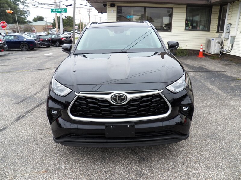 2020 Toyota Highlander XLE AWD - Photo 5 - Mishawaka, IN 46545