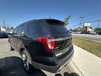 2017 Ford Explorer XLT  AWD - Photo 7 - Mishawaka, IN 46545