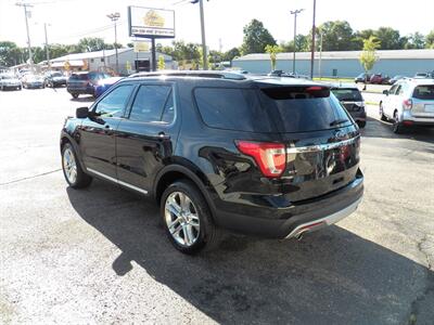2017 Ford Explorer XLT  AWD - Photo 5 - Mishawaka, IN 46545