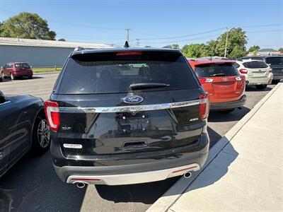 2017 Ford Explorer XLT  AWD - Photo 6 - Mishawaka, IN 46545