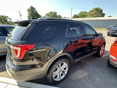 2017 Ford Explorer XLT  AWD - Photo 5 - Mishawaka, IN 46545