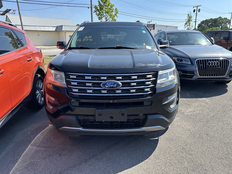 2017 Ford Explorer XLT  AWD