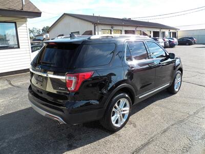 2017 Ford Explorer XLT  AWD - Photo 3 - Mishawaka, IN 46545