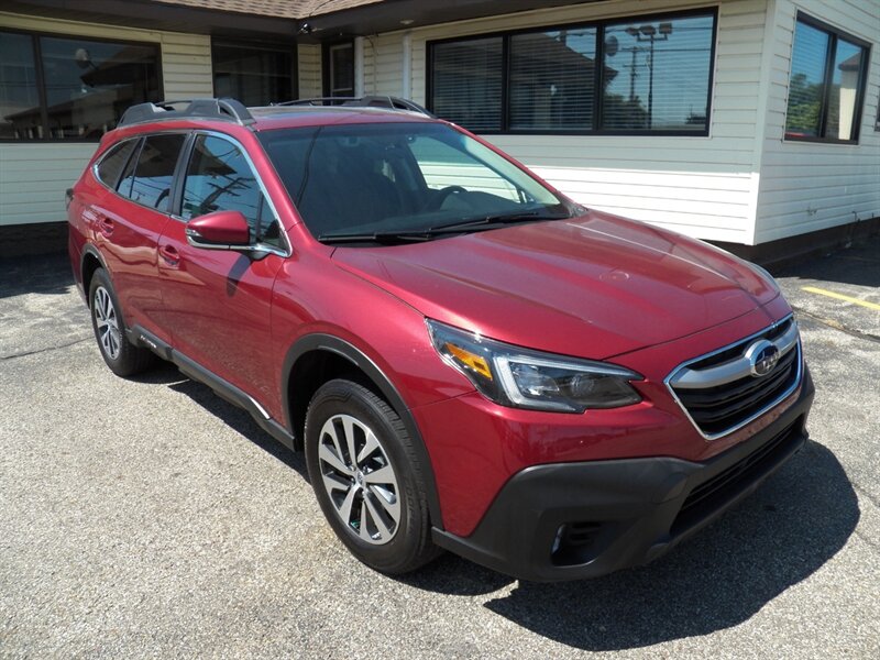 2022 Subaru Outback Premium  AWD - Photo 1 - Mishawaka, IN 46545