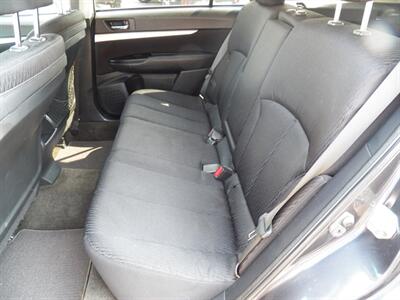 2012 Subaru Outback 2.5i Premium AWD - Photo 9 - Mishawaka, IN 46545