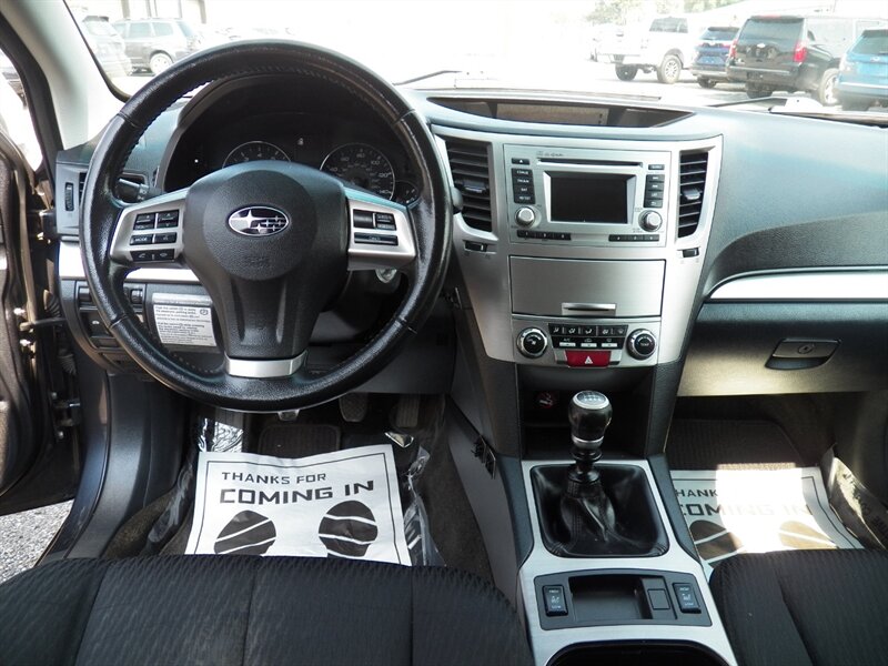2012 Subaru Outback 2.5i Premium AWD - Photo 14 - Mishawaka, IN 46545