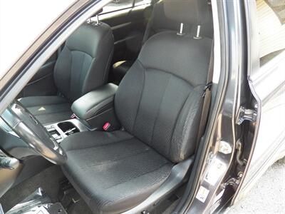 2012 Subaru Outback 2.5i Premium AWD - Photo 7 - Mishawaka, IN 46545