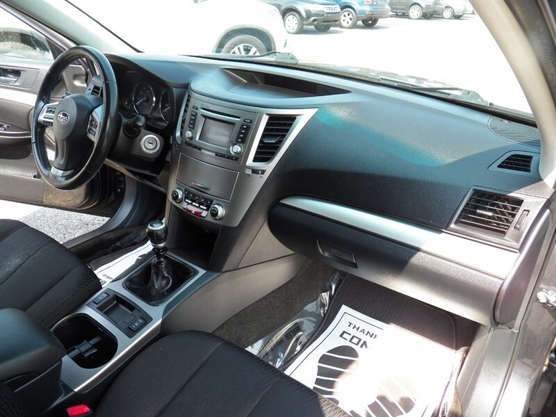 2012 Subaru Outback 2.5i Premium AWD - Photo 13 - Mishawaka, IN 46545