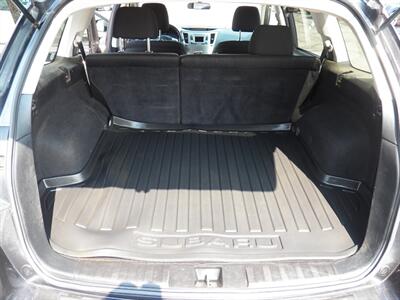2012 Subaru Outback 2.5i Premium AWD - Photo 10 - Mishawaka, IN 46545