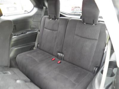 2013 Nissan Pathfinder SV  4x4 - Photo 8 - Mishawaka, IN 46545