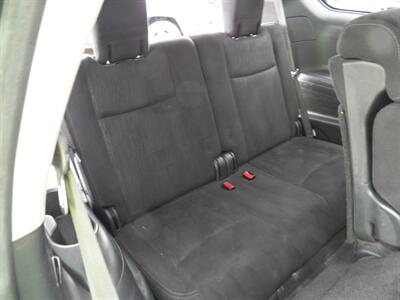2013 Nissan Pathfinder SV  4x4 - Photo 10 - Mishawaka, IN 46545