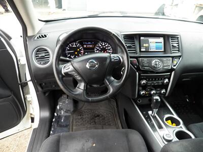 2013 Nissan Pathfinder SV  4x4 - Photo 15 - Mishawaka, IN 46545