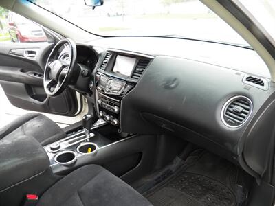 2013 Nissan Pathfinder SV  4x4 - Photo 13 - Mishawaka, IN 46545