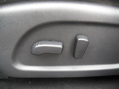2013 Nissan Pathfinder SV  4x4 - Photo 6 - Mishawaka, IN 46545