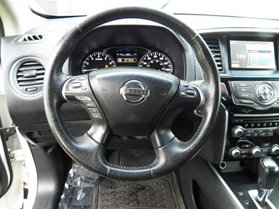 2013 Nissan Pathfinder SV  4x4 - Photo 17 - Mishawaka, IN 46545
