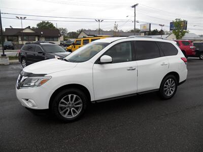 2013 Nissan Pathfinder SV  4x4 SUV