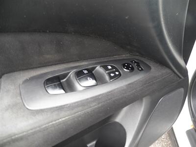2013 Nissan Pathfinder SV  4x4 - Photo 14 - Mishawaka, IN 46545