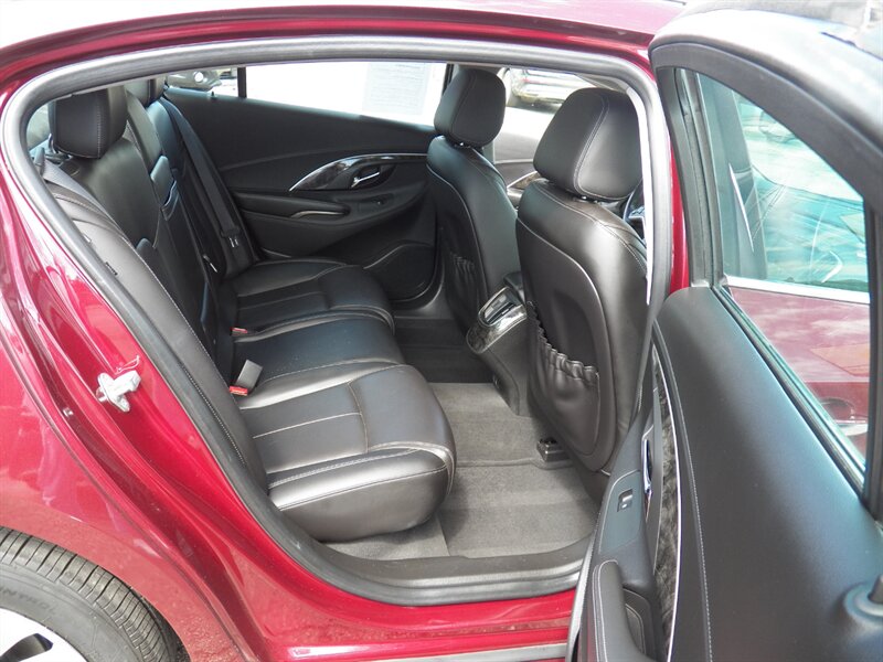 2016 Buick LaCrosse Leather AWD - Photo 12 - Mishawaka, IN 46545