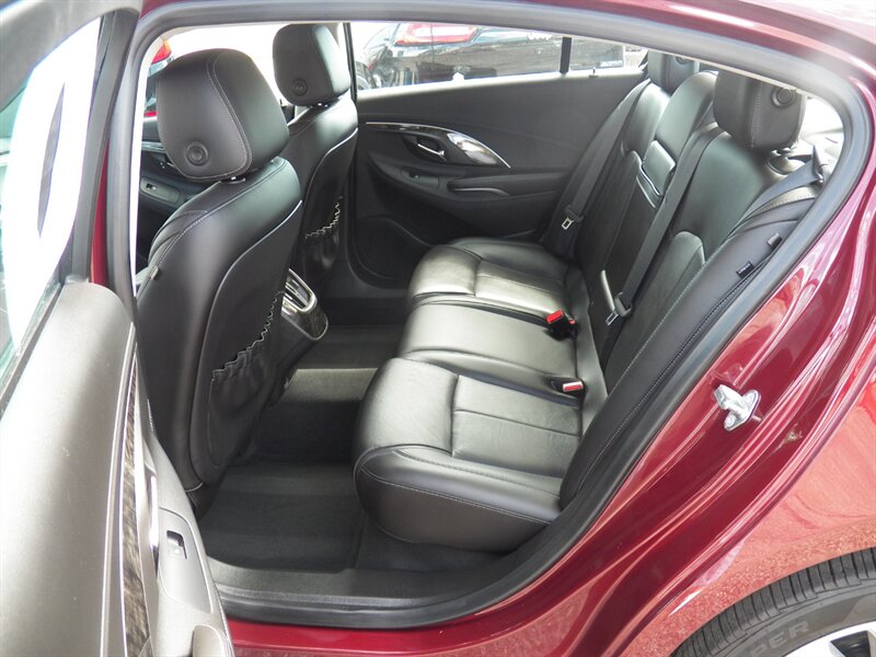 2016 Buick LaCrosse Leather AWD - Photo 10 - Mishawaka, IN 46545