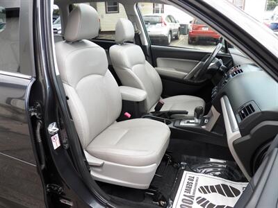 2014 Subaru Forester 2.5i Limited AWD - Photo 12 - Mishawaka, IN 46545