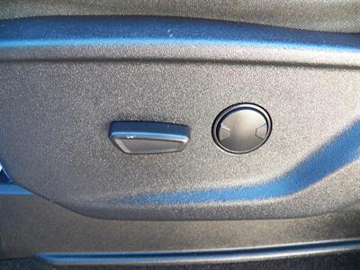 2024 Ford F-150 XLT   - Photo 12 - Mishawaka, IN 46545