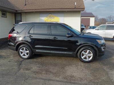 2017 Ford Explorer XLT  AWD - Photo 2 - Mishawaka, IN 46545