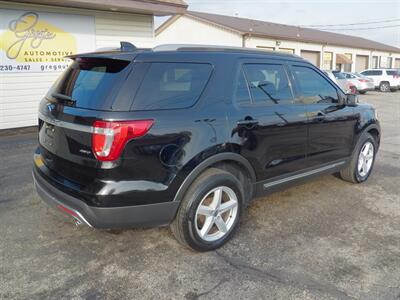 2017 Ford Explorer XLT  AWD - Photo 3 - Mishawaka, IN 46545