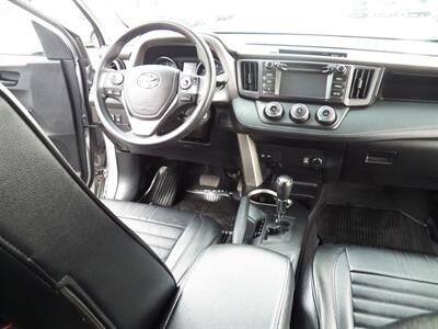 2018 Toyota RAV4 LE  AWD - Photo 16 - Mishawaka, IN 46545