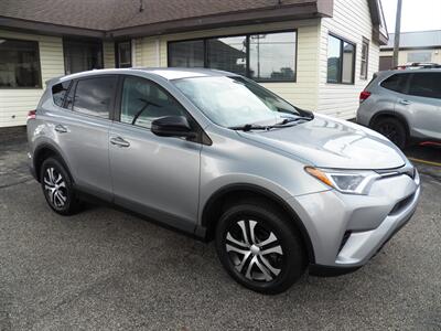 2018 Toyota RAV4 LE  AWD - Photo 5 - Mishawaka, IN 46545
