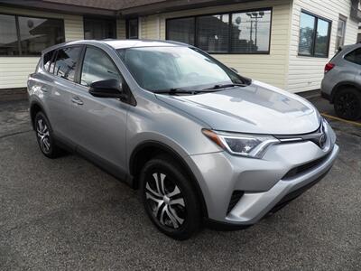 2018 Toyota RAV4 LE  AWD - Photo 6 - Mishawaka, IN 46545