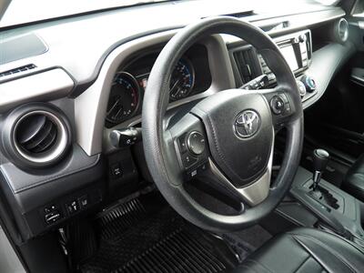 2018 Toyota RAV4 LE  AWD - Photo 8 - Mishawaka, IN 46545