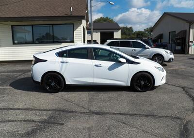 2017 Chevrolet Volt LT   - Photo 2 - Mishawaka, IN 46545