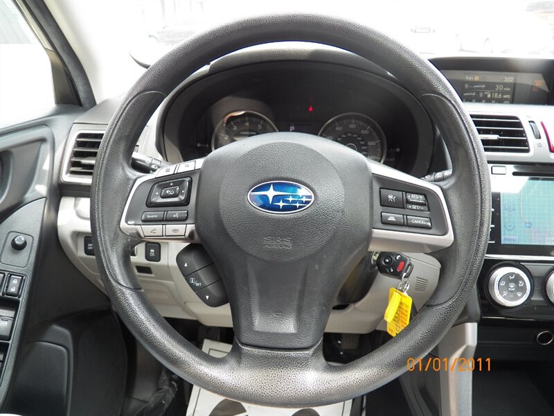 2016 Subaru Forester 2.5i Premium AWD - Photo 14 - Mishawaka, IN 46545