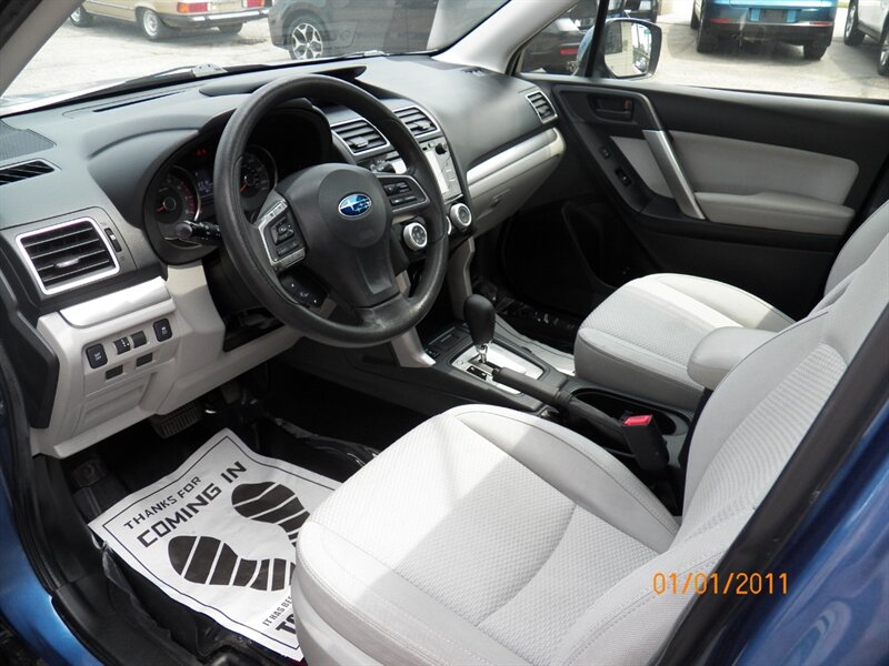 2016 Subaru Forester 2.5i Premium AWD - Photo 7 - Mishawaka, IN 46545
