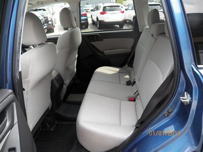 2016 Subaru Forester 2.5i Premium AWD - Photo 8 - Mishawaka, IN 46545