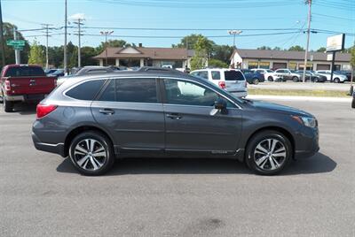 2016 Subaru Outback 2.5i Limited  AWD - Photo 2 - Mishawaka, IN 46545