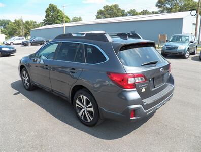 2016 Subaru Outback 2.5i Limited  AWD - Photo 5 - Mishawaka, IN 46545