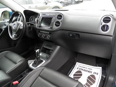 2017 Volkswagen Tiguan 2.0T Wolfsburg Edition 4M AWD - Photo 13 - Mishawaka, IN 46545