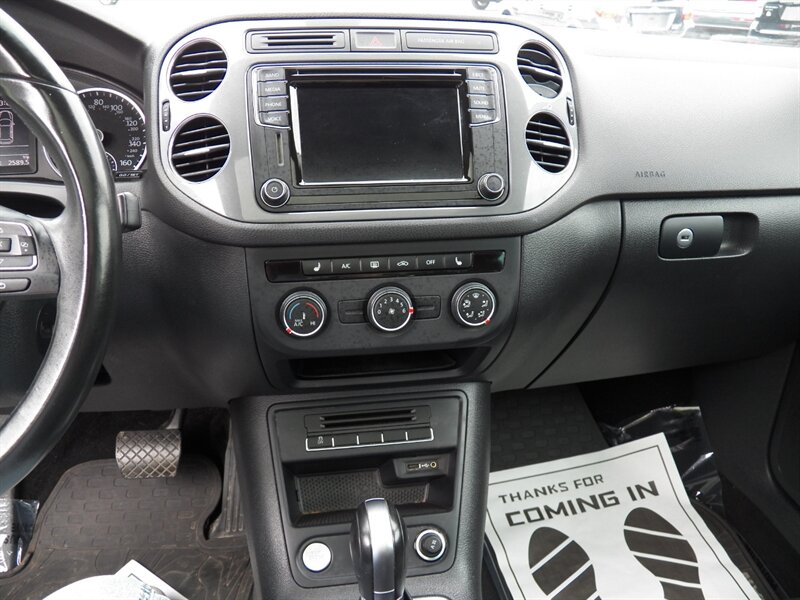 2017 Volkswagen Tiguan 2.0T Wolfsburg Edition 4M AWD - Photo 15 - Mishawaka, IN 46545