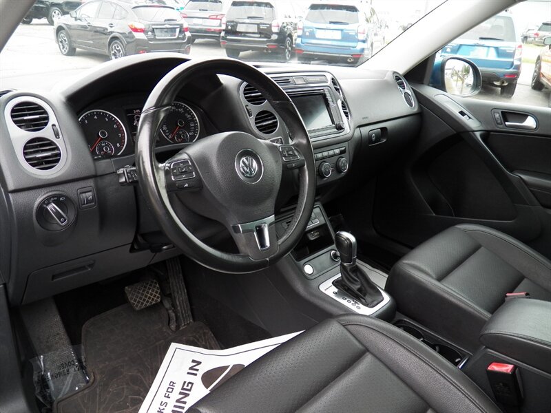 2017 Volkswagen Tiguan 2.0T Wolfsburg Edition 4M AWD - Photo 7 - Mishawaka, IN 46545