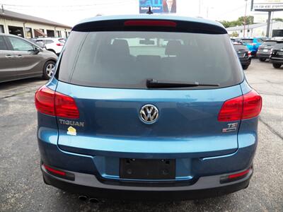 2017 Volkswagen Tiguan 2.0T Wolfsburg Edition 4M AWD - Photo 9 - Mishawaka, IN 46545