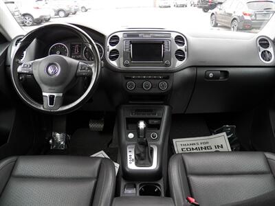 2017 Volkswagen Tiguan 2.0T Wolfsburg Edition 4M AWD - Photo 14 - Mishawaka, IN 46545
