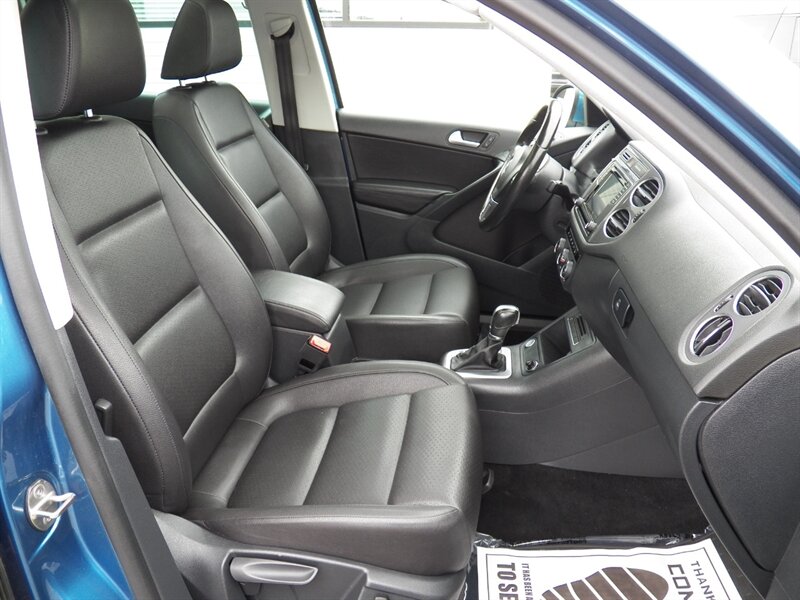 2017 Volkswagen Tiguan 2.0T Wolfsburg Edition 4M AWD - Photo 12 - Mishawaka, IN 46545