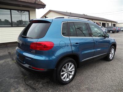 2017 Volkswagen Tiguan 2.0T Wolfsburg Edition 4M AWD - Photo 5 - Mishawaka, IN 46545