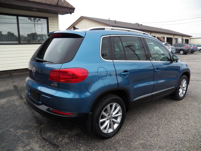 2017 Volkswagen Tiguan 2.0T Wolfsburg Edition 4M AWD - Photo 5 - Mishawaka, IN 46545